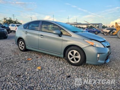 Czwarte zdjęcie samochodu z boku: 2013 TOYOTA PRIUS THREE VIN:JTDKN3DU0D1645658 - miniatura