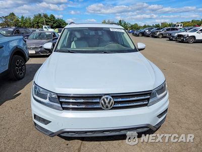 Piąte zdjęcie samochodu w środku: 2019 VOLKSWAGEN TIGUAN SE VIN:3VV2B7AX1KM029676 - miniatura