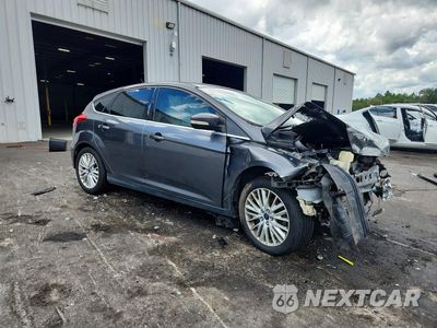 Czwarte zdjęcie samochodu z boku: 2018 FORD FOCUS TITANIUM VIN:1FADP3N23JL325157 - miniatura