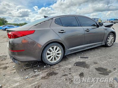 Trzecie zdjęcie samochodu z tyłu: 2015 KIA OPTIMA EX VIN:5XXGN4A70FG388034 - miniatura