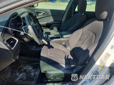 Zdjęcie 7 z 12 samochodu: 2015 CHRYSLER 200 LIMITED VIN:1C3CCCAB4FN649323 - miniatura