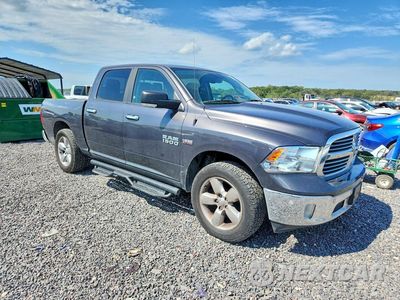 Czwarte zdjęcie samochodu z boku: 2018 RAM 1500 SLT VIN:1C6RR7LT5JS111152 - miniatura