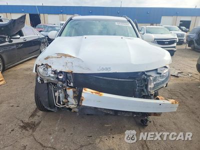 Piąte zdjęcie samochodu w środku: 2017 JEEP COMPASS LATITUDE VIN:1C4NJDEB1HD137215 - miniatura