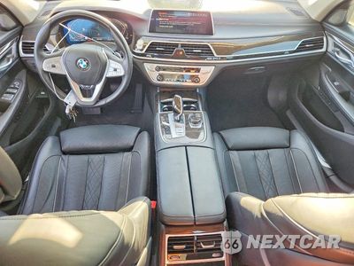 Zdjęcie 8 z 12 samochodu: 2021 BMW 750 XI VIN:WBA7U2C09MCG36432 - miniatura