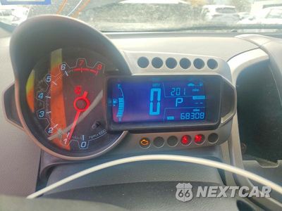 Zdjęcie 9 z 12 samochodu: 2015 CHEVROLET SONIC LT VIN:1G1JC6SG0F4213324 - miniatura