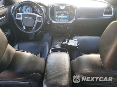 Zdjęcie 8 z 13 samochodu: 2013 CHRYSLER 300C VIN:2C3CCAETXDH647072 - miniatura