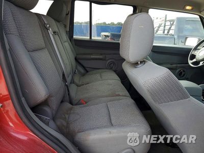 Zdjęcie 11 z 13 samochodu: 2006 JEEP COMMANDER VIN:1J8HG48K66C205852 - miniatura