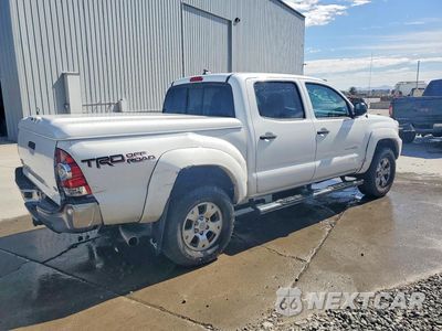Trzecie zdjęcie samochodu z tyłu: 2015 TOYOTA TACOMA V6 VIN:3TMLU4EN8FM194621 - miniatura