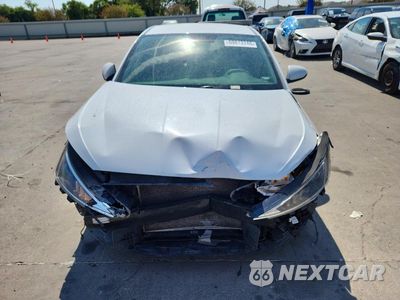 Piąte zdjęcie samochodu w środku: 2020 HYUNDAI ELANTRA SE VIN:5NPD74LF0LH610332 - miniatura