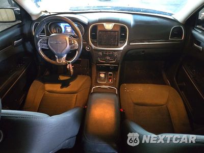 Zdjęcie 8 z 12 samochodu: 2019 CHRYSLER 300 TOURING VIN:2C3CCAAG5KH590639 - miniatura