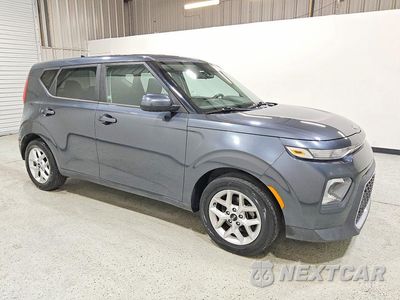Czwarte zdjęcie samochodu z boku: 2021 KIA SOUL S VIN:KNDJ23AU5M7746586 - miniatura