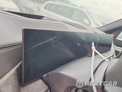 Zdjęcie 9 z 12 samochodu: 2026 BMW X5 XDRIVE50E VIN:5UX43EU08T9315918 - miniatura
