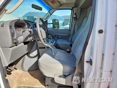 Zdjęcie 7 z 12 samochodu: 2006 FORD ECONOLINE E450 SUPER DUTY CUTAWAY VAN VIN:1FDXE45P36DA30135 - miniatura