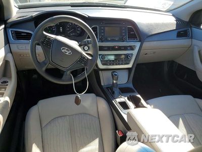 Zdjęcie 8 z 12 samochodu: 2016 HYUNDAI SONATA HYBRID SE VIN:KMHE24L11GA033214 - miniatura