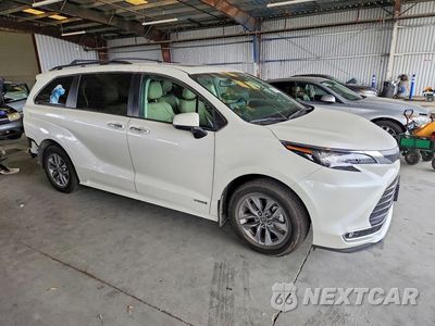 Czwarte zdjęcie samochodu z boku: 2021 TOYOTA SIENNA XLE VIN:5TDJSKFC6MS017271 - miniatura