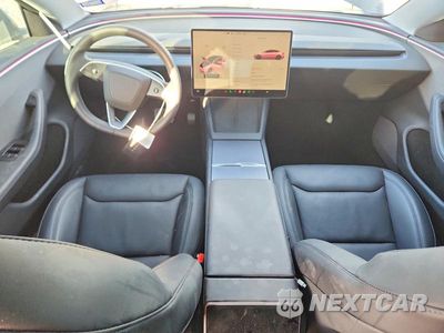 Zdjęcie 8 z 13 samochodu: 2025 TESLA MODEL 3 VIN:5YJ3E1EAXSF000520 - miniatura