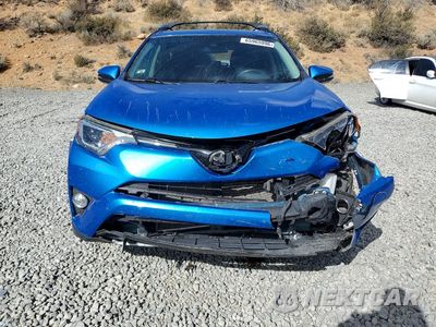 Piąte zdjęcie samochodu w środku: 2018 TOYOTA RAV4 XLE VIN:JTMRFREV1JJ747410 - miniatura
