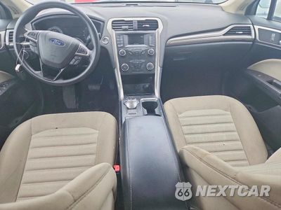 Zdjęcie 8 z 12 samochodu: 2019 FORD FUSION S VIN:3FA6P0G78KR151721 - miniatura