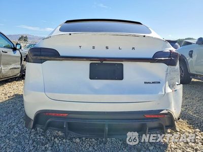 Zdjęcie 6 z 13 samochodu: 2023 TESLA MODEL Y VIN:7SAYGDEF1PF737841 - miniatura