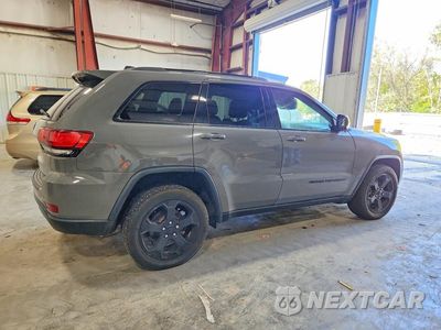 Trzecie zdjęcie samochodu z tyłu: 2019 JEEP GRAND CHEROKEE LAREDO VIN:1C4RJFAG3KC595155 - miniatura