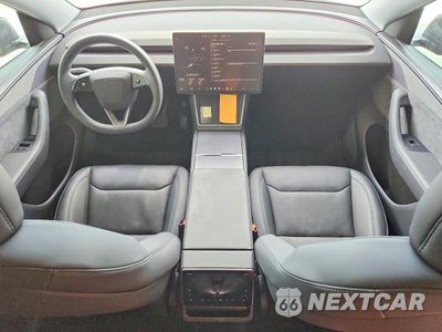 Zdjęcie 8 z 12 samochodu: 2026 TESLA MODEL Y VIN:7SAYGDEE2TA391443 - miniatura