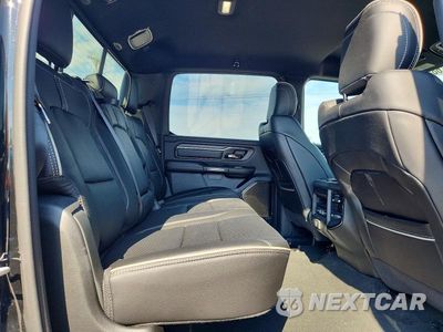 Zdjęcie 10 z 13 samochodu: 2023 RAM 1500 LIMITED VIN:1C6SRFHT7PN618047 - miniatura