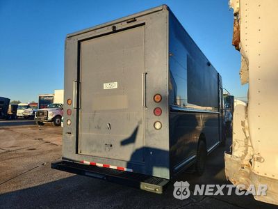 Trzecie zdjęcie samochodu z tyłu: 2020 FORD F59 DELIVERY VAN VIN:1F65F5KN7L0A08520 - miniatura