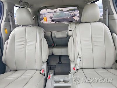 Zdjęcie 10 z 14 samochodu: 2014 TOYOTA SIENNA XLE 8-PASSENGER VIN:5TDYK3DCXES469359 - miniatura