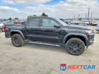 Czwarte zdjęcie samochodu z boku: 2023 CHEVROLET COLORADO TRAIL BOSS VIN:1GCPTEEK6P1133170 - miniatura