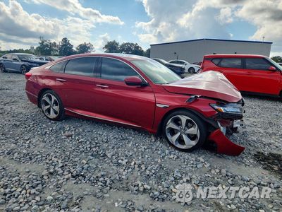Czwarte zdjęcie samochodu z boku: 2018 HONDA ACCORD TOURING VIN:1HGCV1F96JA011477 - miniatura