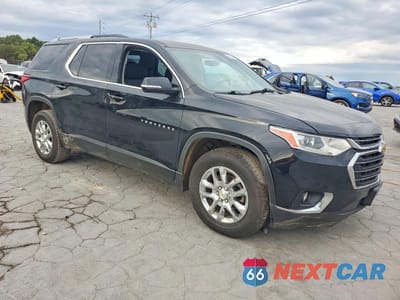 Czwarte zdjęcie samochodu z boku: 2018 CHEVROLET TRAVERSE LT VIN:1GNERGKW8JJ254824 - miniatura