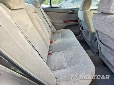 Zdjęcie 10 z 12 samochodu: 2004 TOYOTA CAMRY XLE VIN:4T1BE30K84U793717 - miniatura