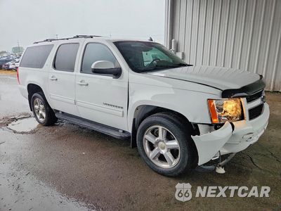 Czwarte zdjęcie samochodu z boku: 2013 CHEVROLET SUBURBAN K1500 LT VIN:1GNSKJE70DR277321 - miniatura