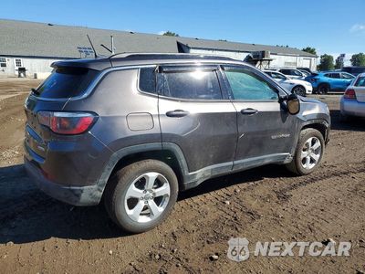 Trzecie zdjęcie samochodu z tyłu: 2018 JEEP COMPASS LATITUDE VIN:3C4NJDBB7JT328397 - miniatura