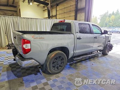 Trzecie zdjęcie samochodu z tyłu: 2020 TOYOTA TUNDRA CREWMAX SR5 VIN:5TFEY5F19LX262459 - miniatura