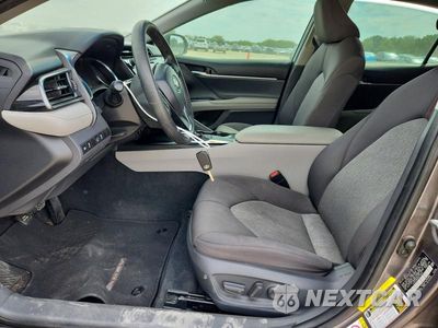 Zdjęcie 7 z 12 samochodu: 2019 TOYOTA CAMRY LE VIN:4T1B11HK4KU718272 - miniatura