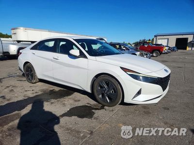 Czwarte zdjęcie samochodu z boku: 2022 HYUNDAI ELANTRA SEL VIN:5NPLS4AG7NH068400 - miniatura
