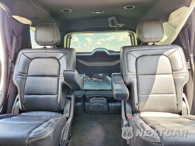 Zdjęcie 10 z 14 samochodu: 2018 LINCOLN NAVIGATOR RESERVE VIN:5LMJJ2LT1JEL03711 - miniatura