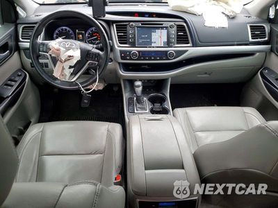 Zdjęcie 8 z 12 samochodu: 2018 TOYOTA HIGHLANDER XLE VIN:5TDJZRFH7JS816455 - miniatura