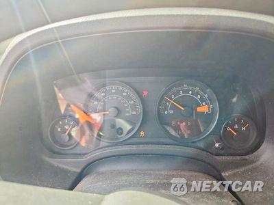 Zdjęcie 9 z 13 samochodu: 2017 JEEP PATRIOT SPORT VIN:1C4NJRBBXHD106000 - miniatura