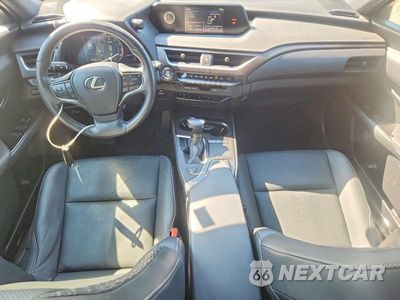 Zdjęcie 8 z 12 samochodu: 2021 LEXUS UX 200 VIN:JTHP3JBH2M2032374 - miniatura