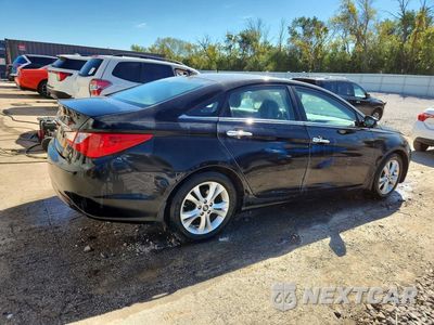 Trzecie zdjęcie samochodu z tyłu: 2013 HYUNDAI SONATA LIMITED VIN:5NPEC4AC0DH583515 - miniatura