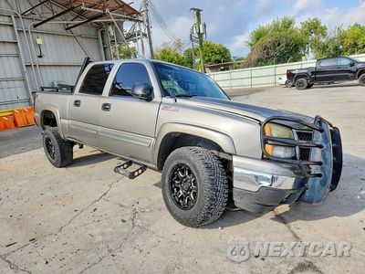 Czwarte zdjęcie samochodu z boku: 2007 CHEVROLET SILVERADO K1500 CLASSIC CREW CAB VIN:2GCEK13Z671169132 - miniatura