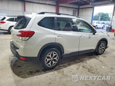 Trzecie zdjęcie samochodu z tyłu: 2021 SUBARU FORESTER PREMIUM VIN:JF2SKAJC6MH419528 - miniatura