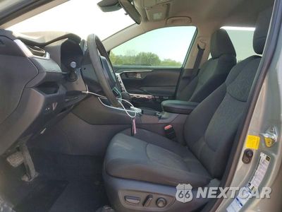 Zdjęcie 7 z 14 samochodu: 2021 TOYOTA RAV4 XLE VIN:2T3P1RFV5MW164302 - miniatura