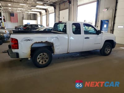 Trzecie zdjęcie samochodu z tyłu: 2013 CHEVROLET SILVERADO K1500 VIN:1GCRKPEA0DZ102055 - miniatura