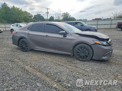Czwarte zdjęcie samochodu z boku: 2018 TOYOTA CAMRY SE VIN:4T1B11HK0JU027626 - miniatura