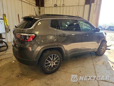 Trzecie zdjęcie samochodu z tyłu: 2022 JEEP COMPASS LATITUDE VIN:3C4NJCBB9NT149228 - miniatura