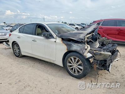 Czwarte zdjęcie samochodu z boku: 2015 INFINITI Q50 PREMIUM VIN:JN1BV7AR8FM402529 - miniatura