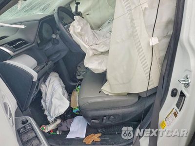 Zdjęcie 7 z 14 samochodu: 2025 TOYOTA SIENNA XLE 7-PASSENGER VIN:5TDYSKFC2SS184013 - miniatura